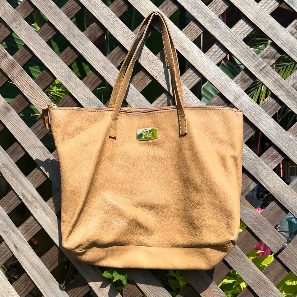 Woman's Joy* Large Leather! Tote Bag With Wristlet  $110 New - Picture 3 of 7